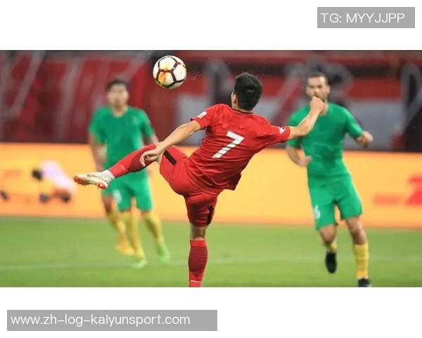 纯烨足球带你领略足球的魅力与激情探索球场背后的故事与梦想 纯烨足球带你领略足球的魅力与激情探索球场背后的故事与梦想